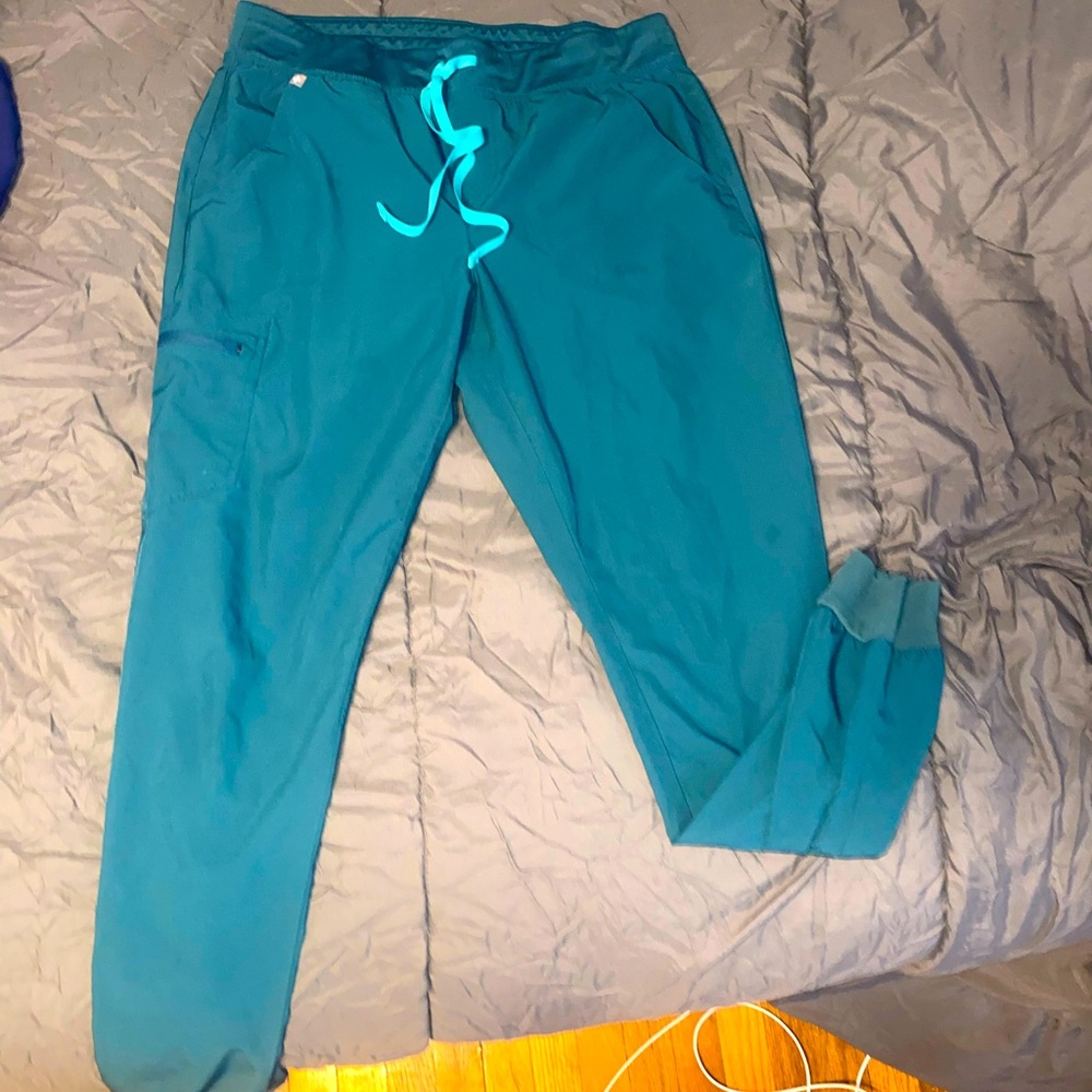 FIGS jogger scrub pants 🩺